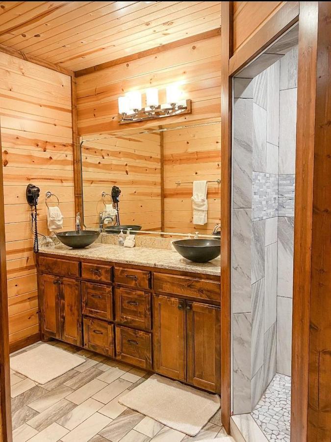 Stone Mountain Lodge 5000Sqft 6 Bed Game Room Pool Table Hot Tub Броукън Боу Екстериор снимка